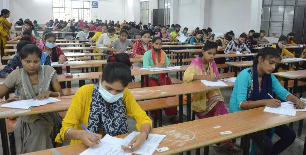 बरेली: 1056 छात्रों ने छोड़ी परीक्षा, एक नकलची पकड़ा