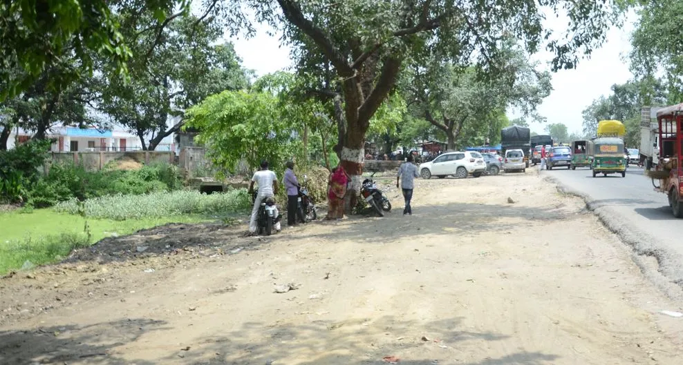 बरेली: न पुलिस न आरटीओ को मतलब, चांदी काट रहा स्टैंड वाला