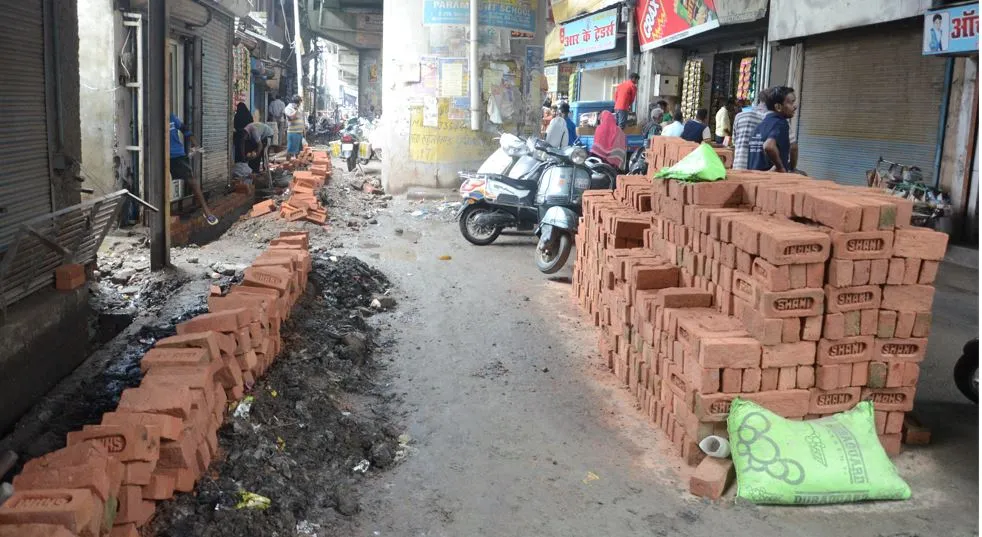 बरेली: श्यामगंज फ्लाईओवर के नीचे सड़क ऊंची बनी तो आएगी दिक्कत