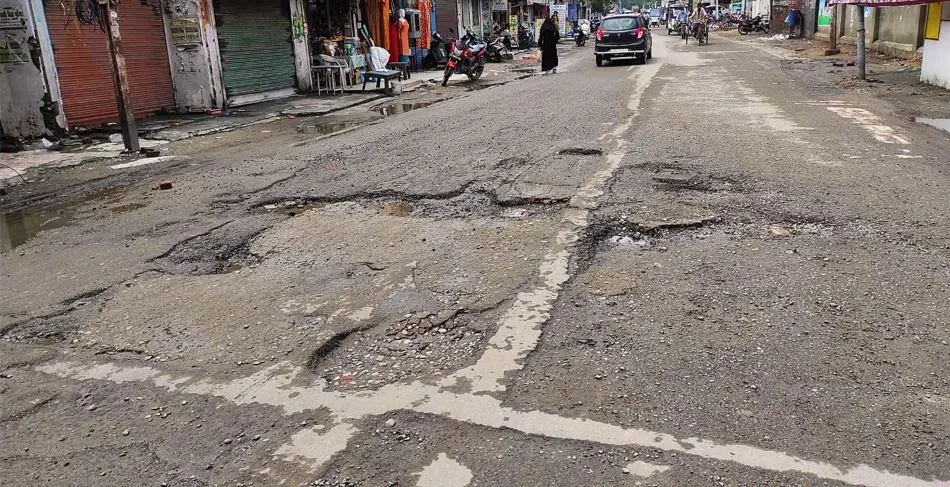 बरेली: टेंडर पास होने के बाद भी नहीं शुरू हुए 512 निर्माण