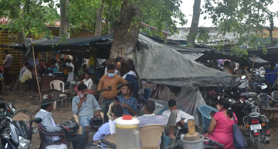 बरेली: आरटीओ में दलालों का डेरा अब भी बरकरार