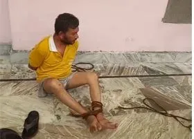 बरेली: चोरों को बंधक बनाकर पीटने का वीडियो वायरल
