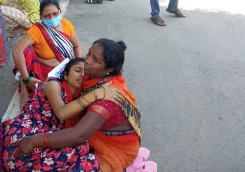 बरेली: गंभीर हालत में युवती को लेकर एसएसपी पहुंचे परिजन, जबरन गर्भपात कराने का आरोप