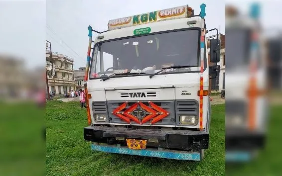 बरेली: चोरी के ट्रक में लोड हो रही थीं चावल की बोरियां