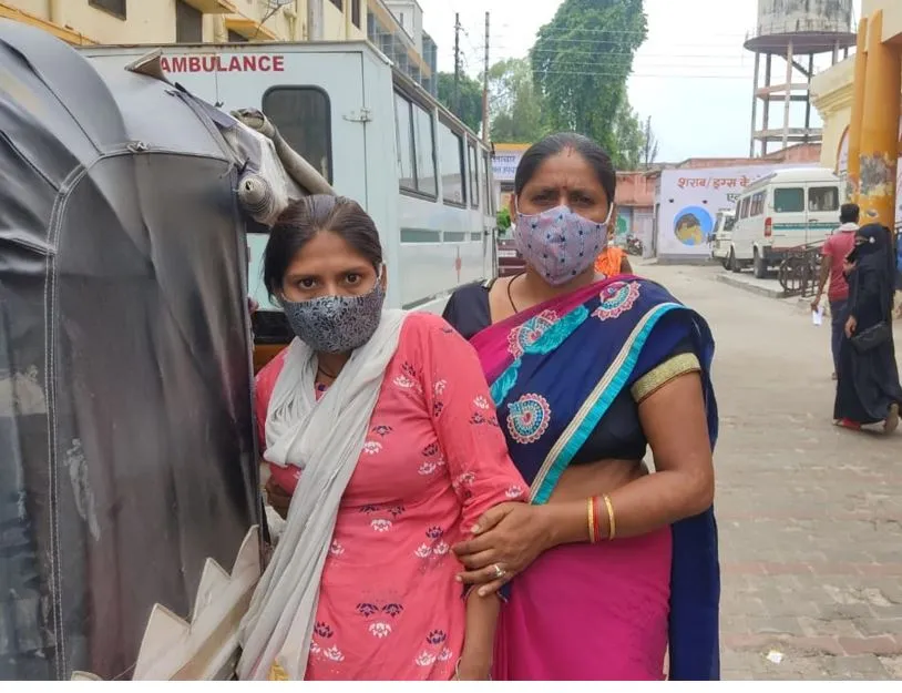 बरेली: दो लोगों के झगड़े में पड़ोसी के घर पर पथराव
