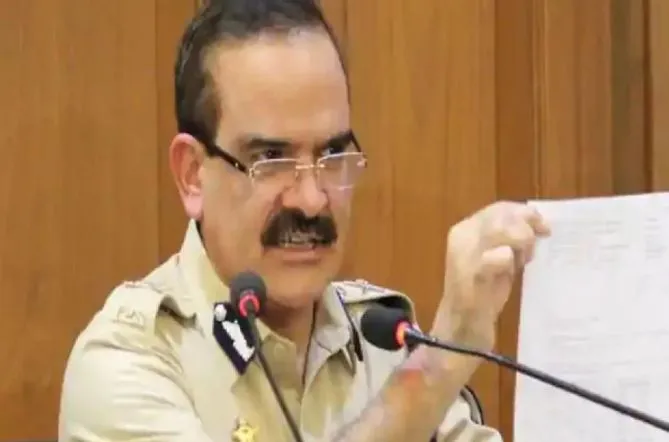 मुंबई: पूर्व पुलिस कमिश्‍नर परमबीर सिंह के खिलाफ वसूली मामले की जांच के लिए SIT गठित