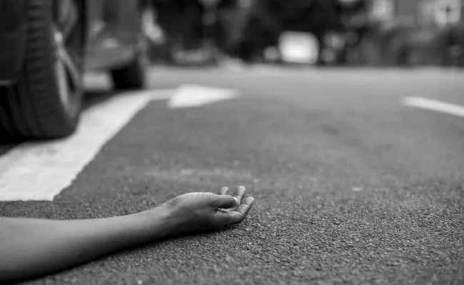 पीलीभीत: कैश वाहन की टक्कर से बाइक सवार की मौत