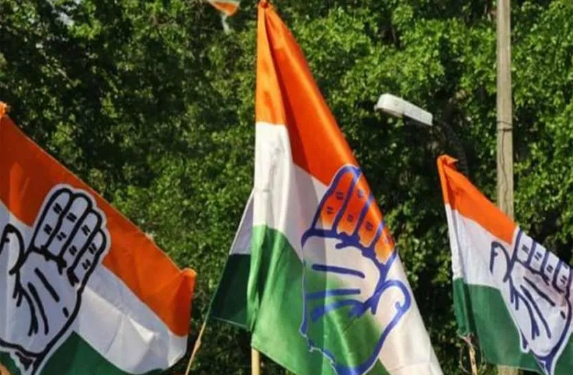 बरेली: दो जिला पंचायत सदस्यों ने समर्थकों सहित थामा कांग्रेस का दामन
