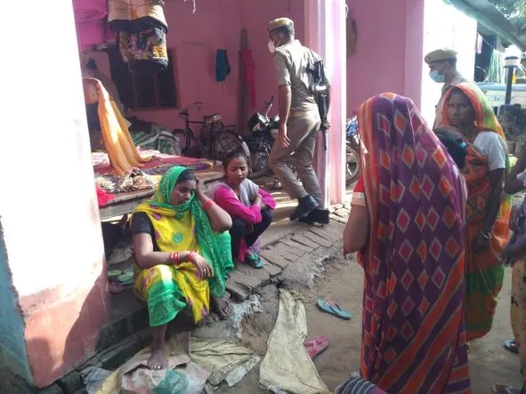 सीतापुर: डकैती डालने आए बदमाशों ने विरोध करने पर महिला को मारी गोली, मौत