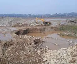 बागेश्वर: खनन के बाद खाली पड़े गड्ढे बरसात में बने तालाब