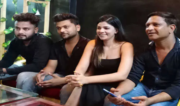 झांसी क्वीन के नये एल्बम “आदतें” की टीजर ने मचाई धूम, चार जुलाई को होगा रीलीज