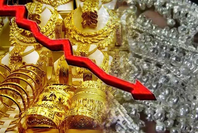 Gold-Silver Price: सस्ता हुआ सोना, चांदी में भी आई गिरावट