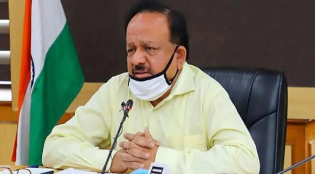 हर्षवर्धन ने विपक्षी दलों के नेताओं पर कसा तंज, कहा- महामारी के बीच “राजनीति करने की बेशर्म ललक” से बचें