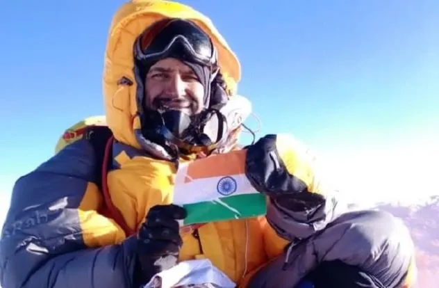 IIT Delhi के पूर्व छात्र ने कोरोना से उबरने के सात हफ्ते के भीतर किया एवरेस्ट फतह