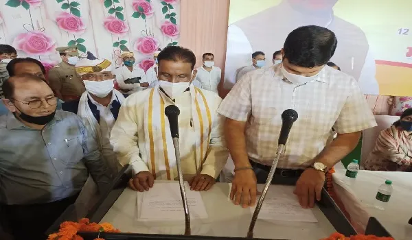 रामपुर में ख्यालीराम लोधी ने ली जिला पंचायत अध्यक्ष पद की शपथ