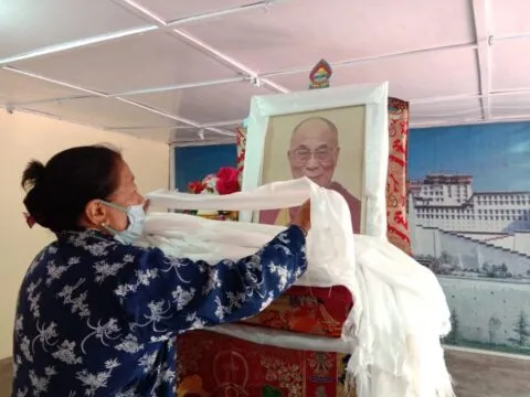 नैनीताल: धर्मगुरु दलाई लामा का मनाया जन्मदिन