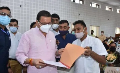 देहरादून: धामी के पहले दरबार में उमड़े फरियादी