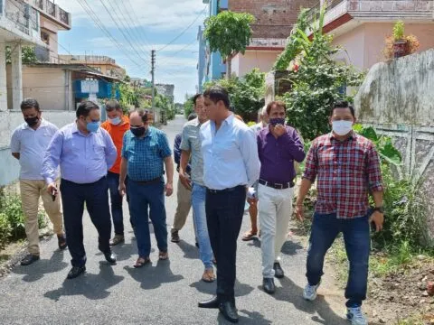 कालाढूंगी: जनता ने की शिकायत, निरीक्षण करने पहुंचे विधायक प्रतिनिधि