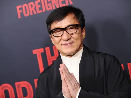 राजनीति में आने का रास्ता तलाश रहे अभिनेता Jackie Chan, चीन की इस Political Party के प्रति दिखाई रुचि
