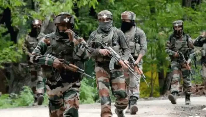 Shopian: सुरक्षाबलों को बड़ी सफलता, लश्कर-ए-तैयबा के टॉप कमांडर सहित 2 आतंकवादी ढेर