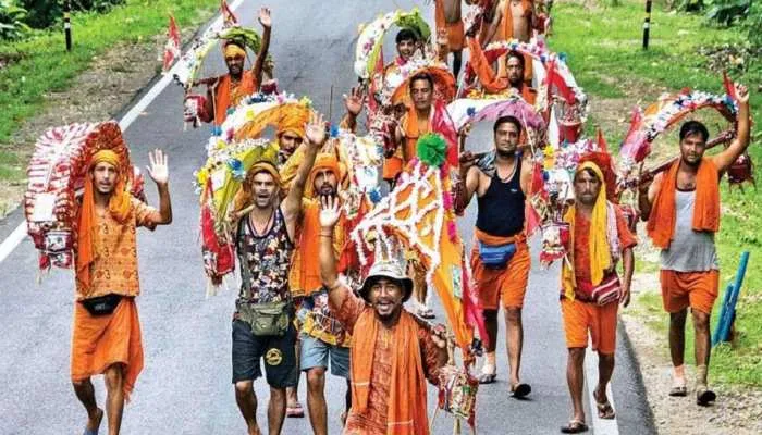 कांवड़ यात्रा पर SC ने कहा- UP सरकार को नहीं देनी चाहिए अनुमति, मंदिरों तक गंगाजल पहुंचाए
