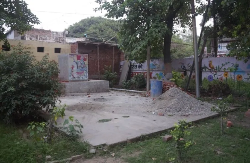 बरेली: दो महकमों की लापरवाही से बर्बाद हो रही सरकारी रकम