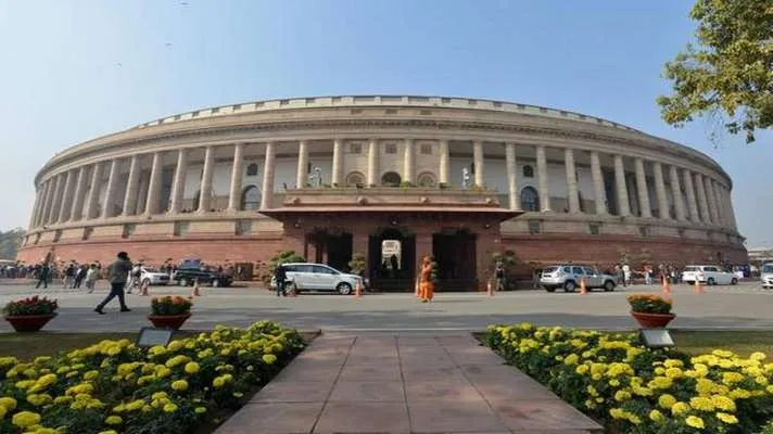 मानसून सत्र: सरकार 17 विधेयकों को पारित कराने की तैयारी, विपक्ष इन मुद्दों पर घेरने को तैयार