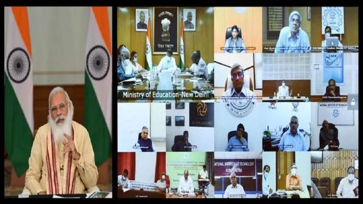 PM मोदी और शिक्षा मंत्री धर्मेंद्र प्रधान ने IITs, IISc के निदेशकों से किया संवाद