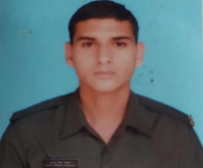 Jammu and Kashmir: पुंछ LOC के पास बारूदी सुरंग में विस्फोट, एक जवान शहीद