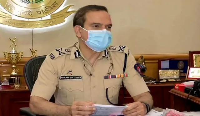 IPS परमबीर सिंह समेत 5 पुलिसकर्मियों खिलाफ जबरन वसूली के आरोप में FIR दर्ज
