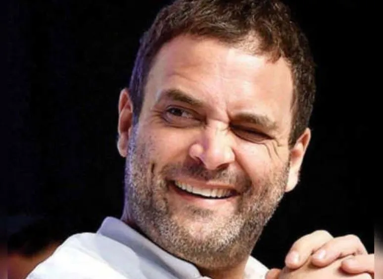 स्वास्थ्य मंत्री बदले जाने पर राहुल का तंज- ‘यानी अब टीकों की कमी नहीं होगी’