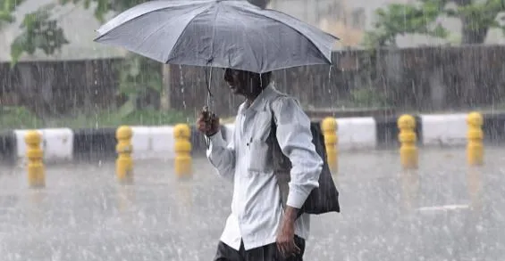 उत्तर भारत,पश्चिम तटीय क्षेत्रों में अगले कुछ दिनों तक भारी बारिश की संभावना : आईएमडी