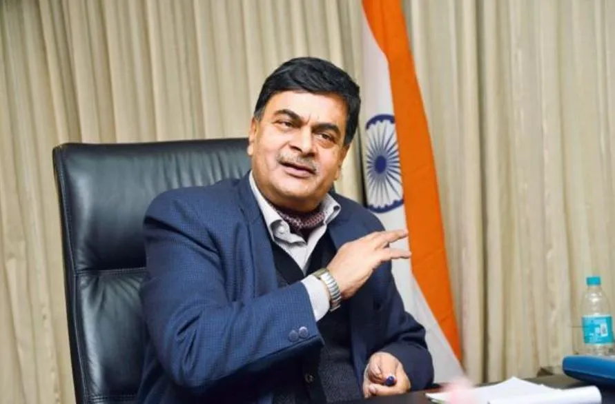 ऊर्जा मंत्री का पदभार ग्रहण कर बोले आरके सिंह- अब गांवों में 24 घंटे बिजली आपूर्ति सुनिश्चित करने का होगा प्रयास