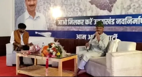 हल्द्वानी: युवाओं से संवाद करने पहुंचे कर्नल कोठियाल, कहा-आप नहीं तोड़ेगी लोगों का विश्वास