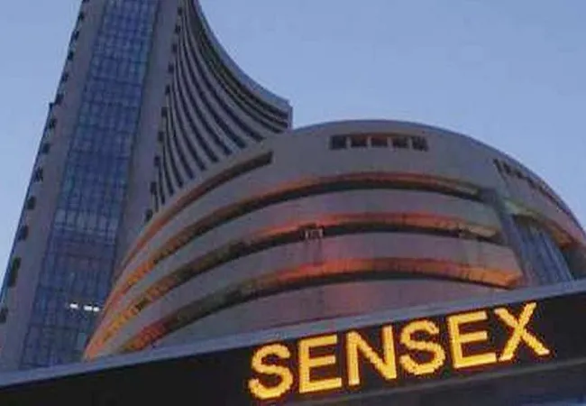 Stock Market: बैंक शेयरों के दम पर बाजार मजबूत, सेंसेक्स 395 अंक बढ़कर बंद, निफ्टी में भी तेजी