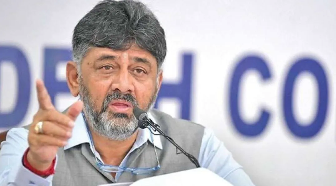 कांग्रेस की कर्नाटक सरकार को चुनौती, तीन महीने में 80 प्रतिशत वयस्क आबादी का टीकाकरण कराकर दिखाएं