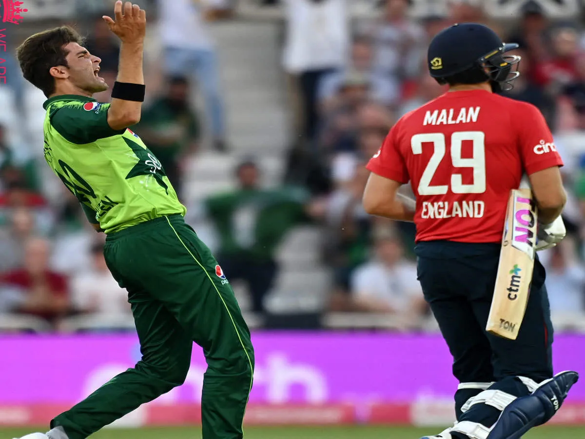 T-20 के पहले ही मैच में पाकिस्तान ने इंग्लैंड को हराया, बनाई 1-0 की बढ़त