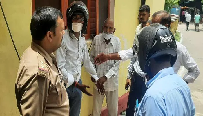 अयोध्या: फरियादी ने कलेक्ट्रेट परिसर में किया आत्मदाह का प्रयास, लगाए ये आरोप