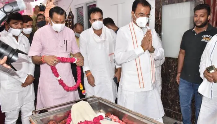 अयोध्या: भाजपा सांसद लाल्लू सिंह के भाई का निधन, डिप्टी सीएम समेत कई नेताओं ने दी श्रद्धांजलि