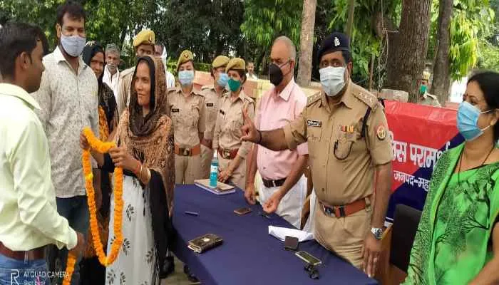 महराजगंज: पुलिस ने तोड़ी नफरत की दीवार, हंसी-खुशी घर लौटा परिवार, जानें पूरा मामला