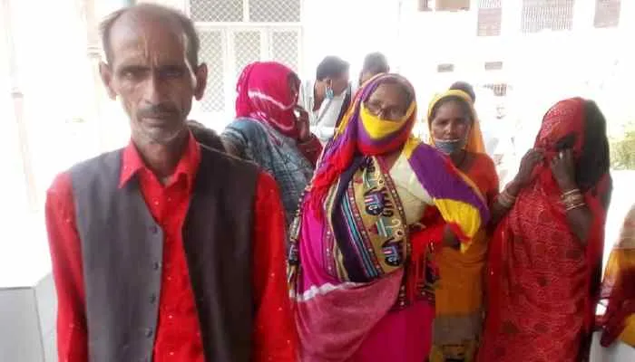 उन्नाव: महिला का रक्त रंजित मिला शव, पति ने जताई हत्या की आशंका, मचा कोहराम