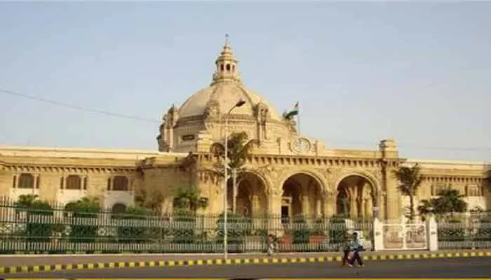 यूपी: सचिवालयकर्मी अब नहीं पहन सकेंगे जींस और टी-शर्ट, आदेश के बाद मचा हड़कंप