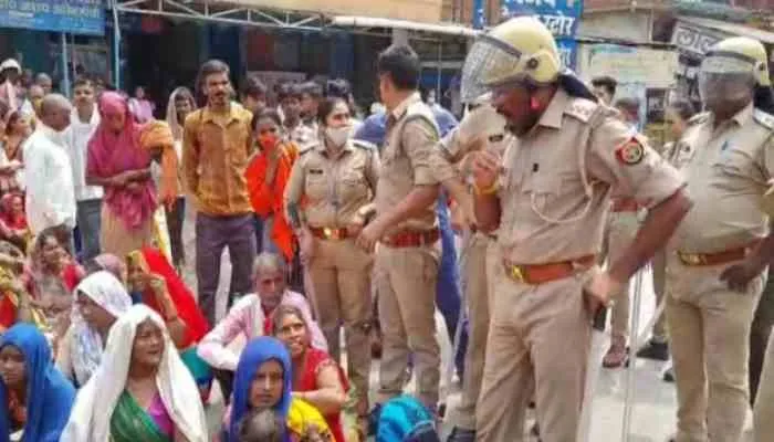 कानपुर: बिजली का करंट लगने से मजदूर की मौत, परिजनों ने किया रोड जाम