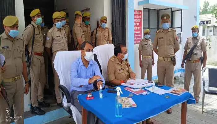 सीतापुर: भूमि विवाद पर को लेकर डीएम ने लेखपाल व पुलिसकर्मियों को दिया ये बड़ा निर्देश
