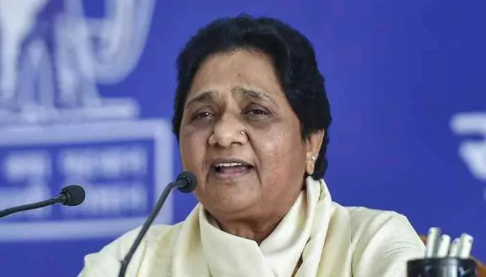 मायावती ने विरोधी दलों पर कसा तंज, कहा- बसपा के प्रबुद्ध सम्मेलन से उड़ी इनकी नींद
