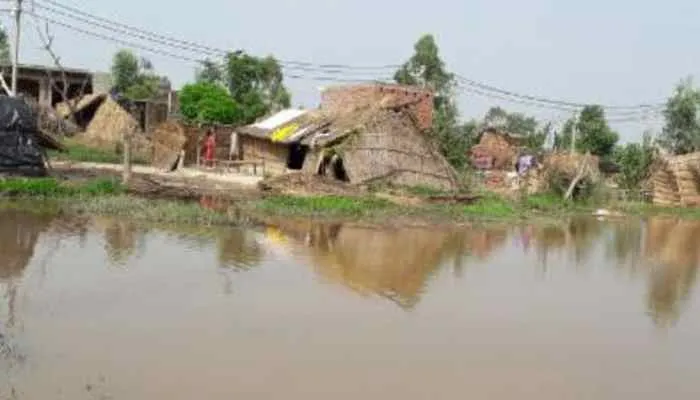 गोंडा: इस वजह के कारण उल्टी दिशा में बहा रहा नहर का पानी, 16 गांव जलमग्न