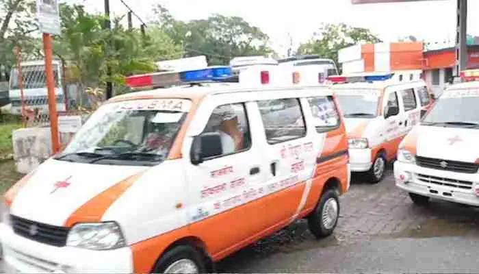 यूपी: एंबुलेंसकर्मियों की हड़ताल से प्रदेश में मचा हाहाकार, सरकार ने दी ये चेतवानी