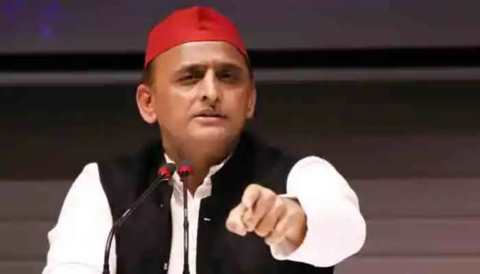 अखिलेश यादव ने भाजपा पर साधा निशाना, लगाया संकल्पपत्र की उपेक्षा करने का आरोप