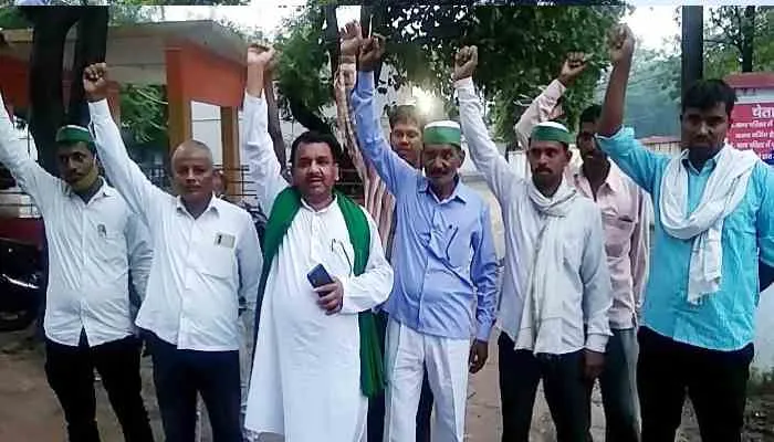अयोध्या: भाकियू के नेता से लेखपालों ने की मारपीटा, केस दर्ज, कार्यवाही न होने पर दी ये चेतावनी