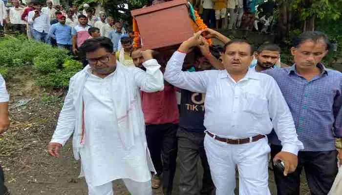 कन्नौज: राजकीय सम्मान के साथ शहीद का हुआ अंतिम संस्कार, परिजनों में मचा कोहराम